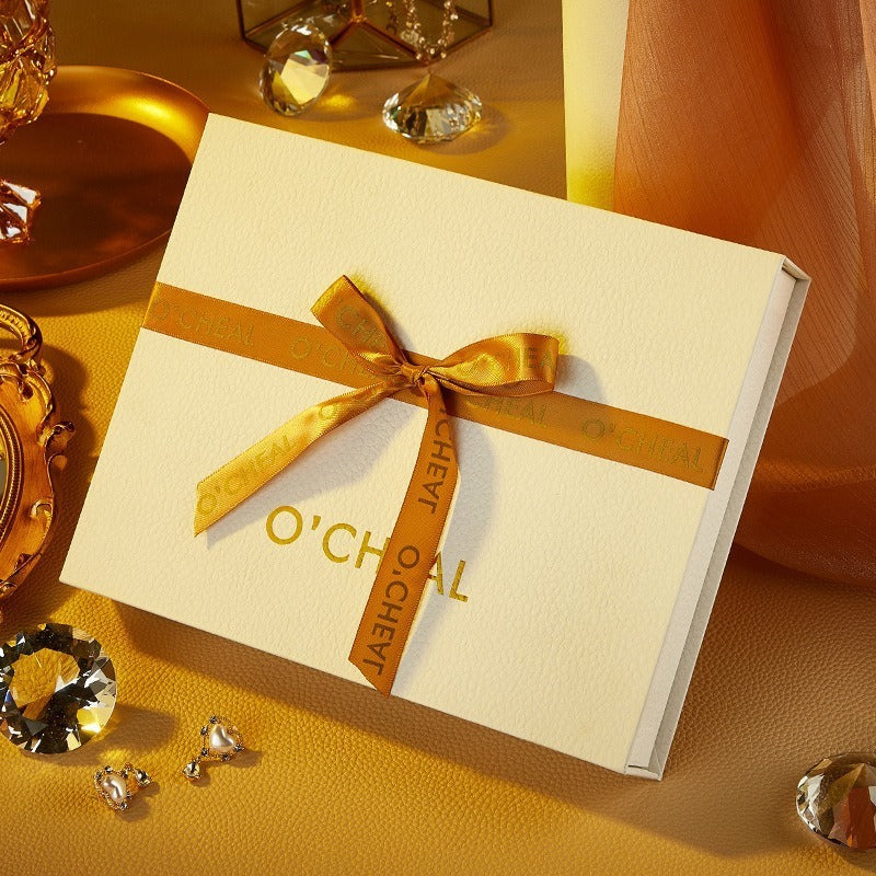 O'CHEAL Ivory Cosmetic Set - Beauty Unstoppable