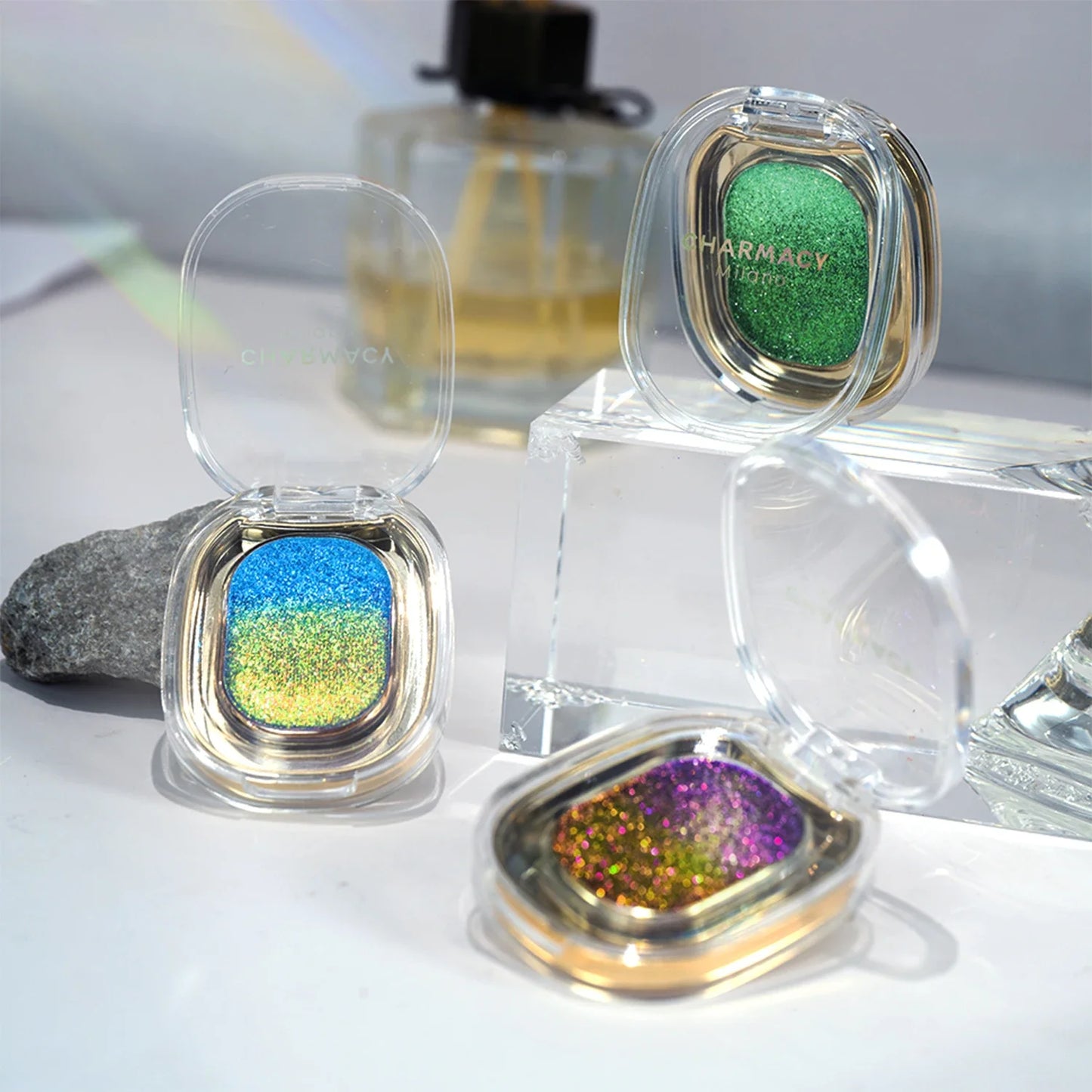 Chameleon Gradient Eyeshadow – Multi-Dimensional, Long-Lasting Glow